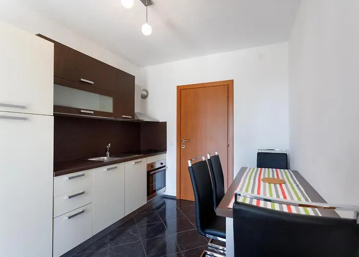 Lacic Apartman Krk Town